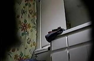 Un compagno di stanza le tettone della nonna scopata una bruna con succosa panini in calze e nero perizoma